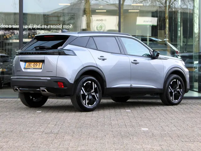 Peugeot 2008 1.2 Hybrid 145 Allure 2025 Hybride Benzine 6