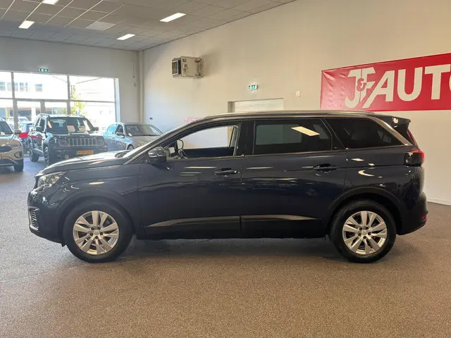 Peugeot 5008 2
