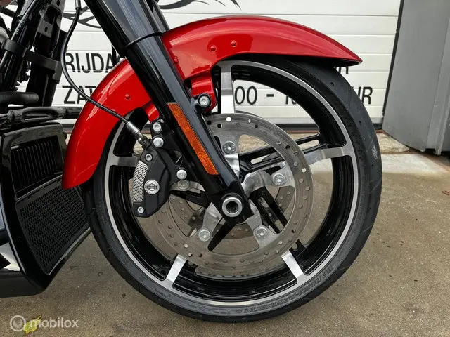 Harley-Davidson Street Glide 117 FLHX 2024 Benzine 3