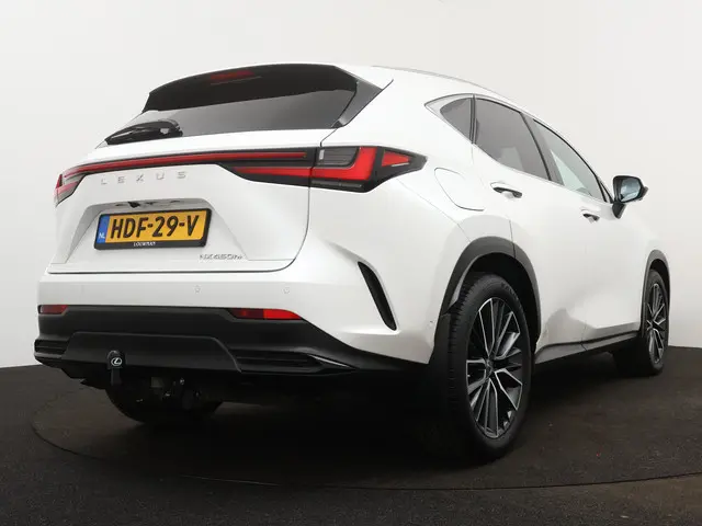 Lexus NX 2