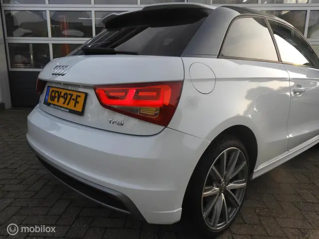 Audi A1 1.2 TFSI S-Line 2012 Benzine 6