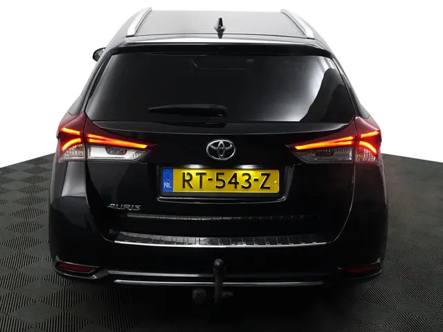 Toyota Auris Touring Sports 1.2T Dynamic 2018 Benzine 24