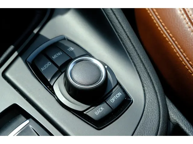 BMW X1 SDrive18d 150pk Clima|Leder|LMV|PDC 2016 Diesel 19