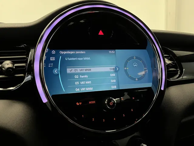 MINI Cooper 1.5 Business Edition 2021 Benzine 24