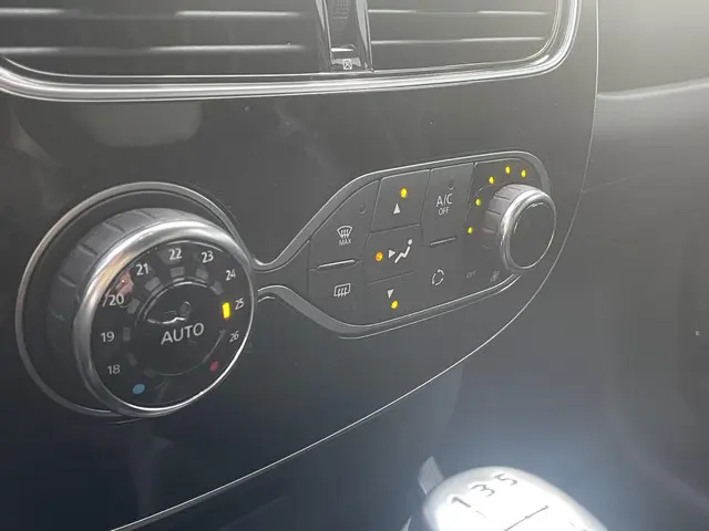 Renault Clio Estate 0.9 TCe Intens 2018 Benzine 8