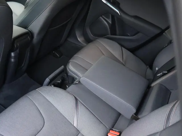 Volvo V40 Cross Country T3 Nordic+ 2017 Benzine 11