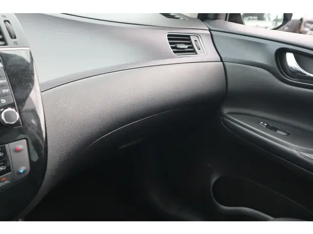 Nissan Pulsar 1.2 DIG-T Connect Edition 2015 Benzine 27