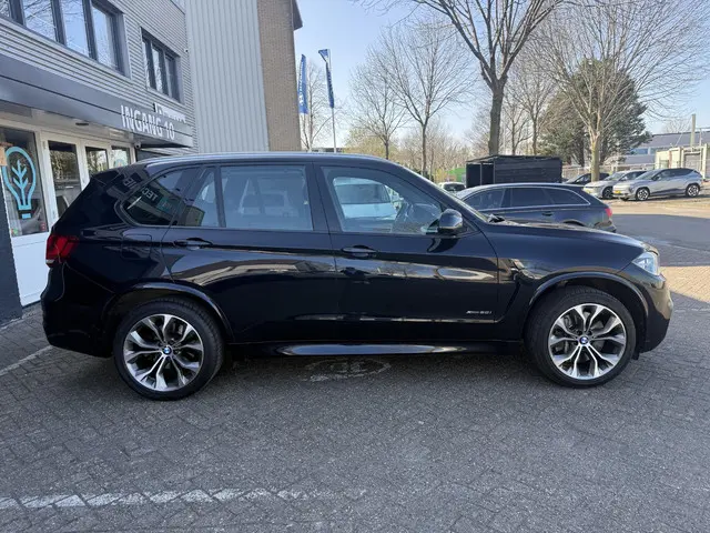 BMW X5 xDrive50i High Executive 7p. 2013 Benzine 28