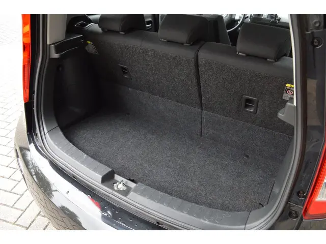 Suzuki Splash 1.0 VVT Comfort EASSS 2015 Benzine 14