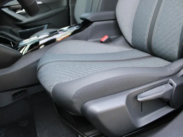 Peugeot e-2008 Allure Avantage 54 kWh 2025 Elektrisch 11