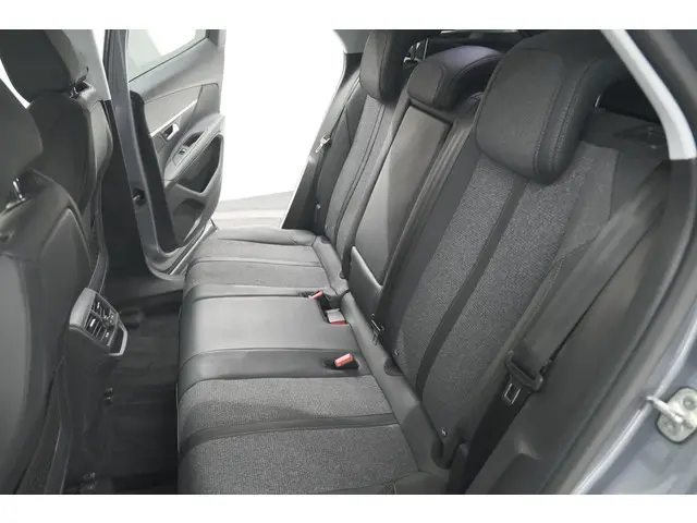 Peugeot 3008 PureTech 130 EAT8 GT Line 2019 Benzine 32