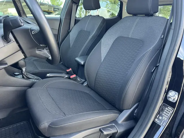 Ford Fiesta 1.0 EcoBoost Hybrid Titanium 2022 Benzine 16