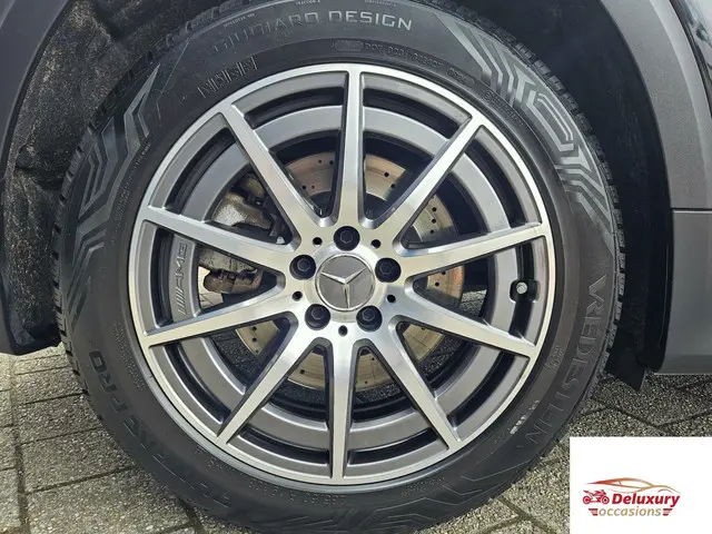 Mercedes-Benz GLB AMG 35 4MATIC Premium 2020 Benzine 32