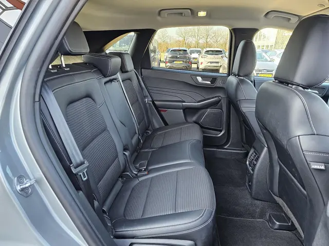 Ford Kuga 2.5 PHEV Titanium X 2023 Hybride Benzine 10