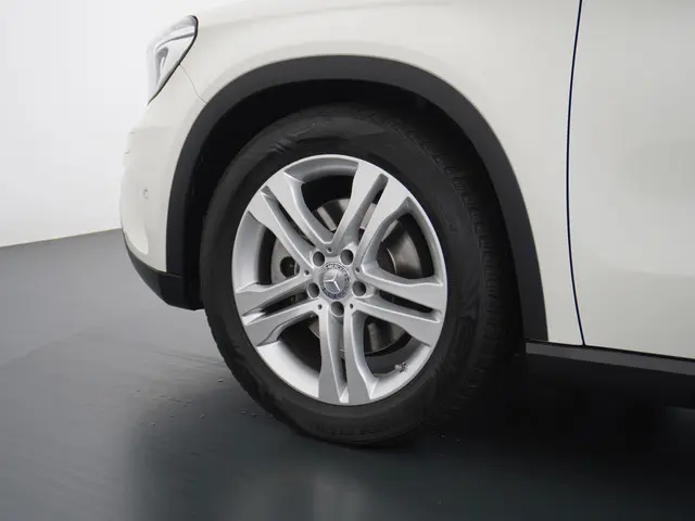 Mercedes-Benz GLA 250 4MATIC 2015 Benzine 8