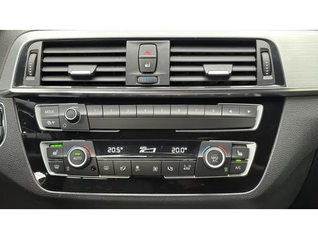 BMW 1 Serie 118i Executive 2018 Benzine 15