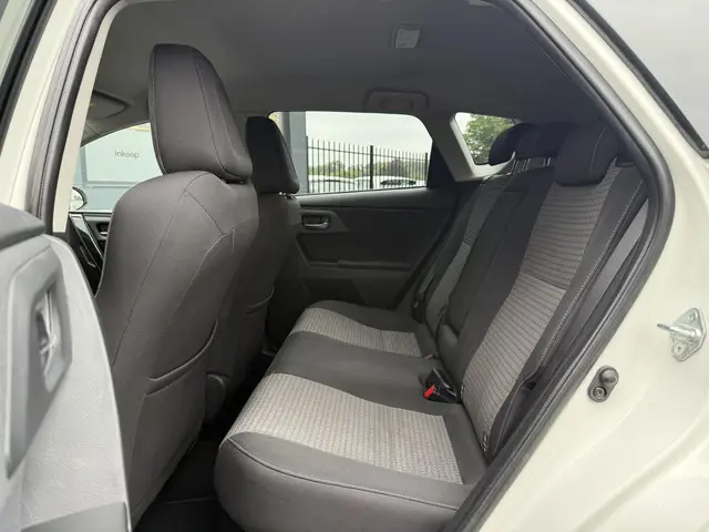 Toyota Auris 1.8 Hybrid Dynamic Go 2018 Hybride Benzine 8