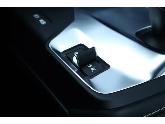 Jaguar E-PACE 2.0 P250 AWD R-Dynamic S 2019 Benzine 35