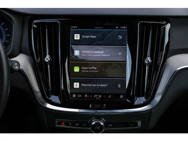 Volvo V60 2.0 B3 Essential Edition 2023 Benzine 12