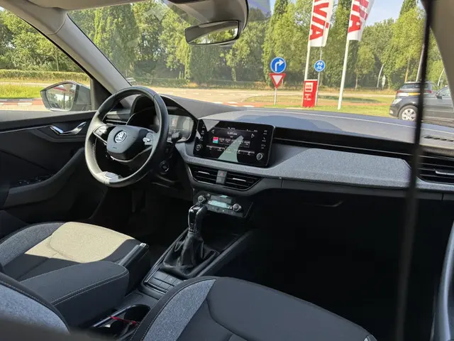 Škoda Kamiq 1.0 TSI Selection DSG 110 pK 2024 Benzine 7