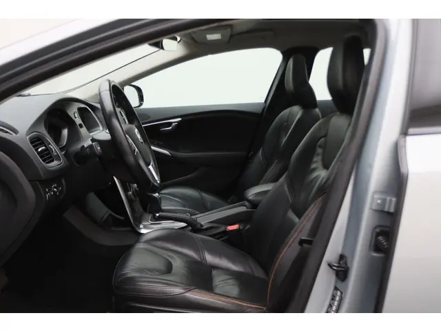 Volvo V40 Cross Country 1.6 T4 Summum 2014 Benzine 12