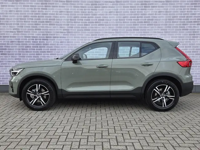 Volvo XC40 B4 197 pk Plus Dark Aut 2025 Benzine 2