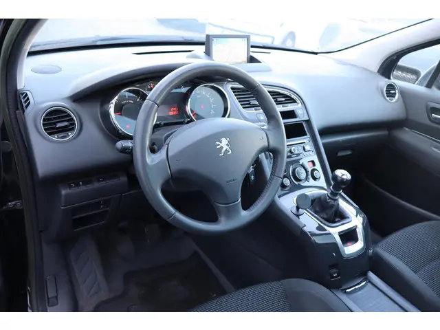 Peugeot 5008 1.6 HDi Active 5p. 2014 Diesel 7