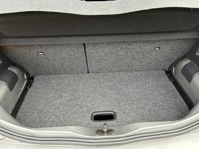 Volkswagen up! 1.0 BMT high up! 2016 Benzine 38