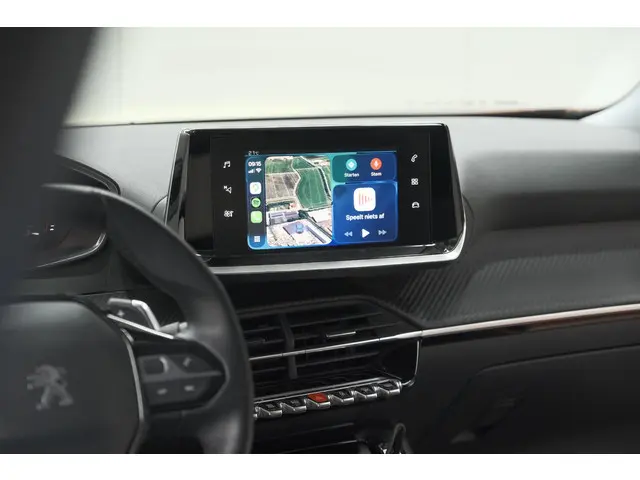 Peugeot 2008 PureTech 130 EAT8 Allure 2021 Benzine 51