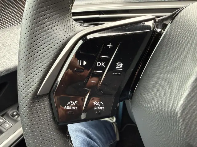 Peugeot 3008 1.2 Hybrid 145 GT 2025 Hybride Benzine 17