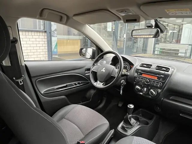 Mitsubishi Space Star 1.0 Intense 2016 Benzine 4