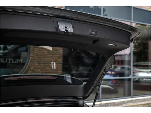 Audi A4 Avant 40 TDI S edition 204 pk 2021 Diesel 30