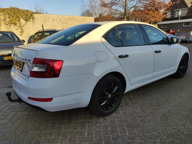 Škoda Octavia 1.2 TSI 105pk Greentech Active 2013 Benzine 4