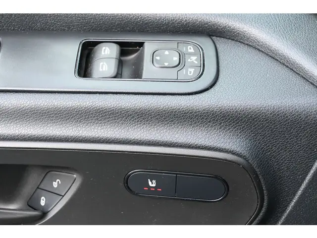 Mercedes-Benz Sprinter 317 CDI L2H2 Pro 2024 Diesel 16