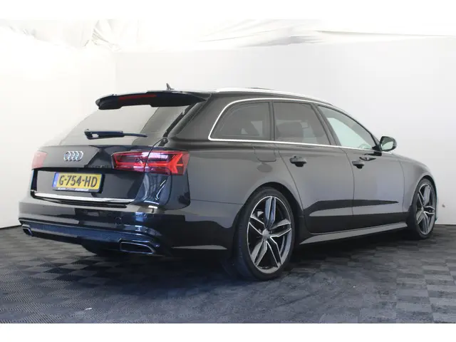 Audi A6 Avant 2.0 TFSI quattro Sport Edition 2015 Benzine 2