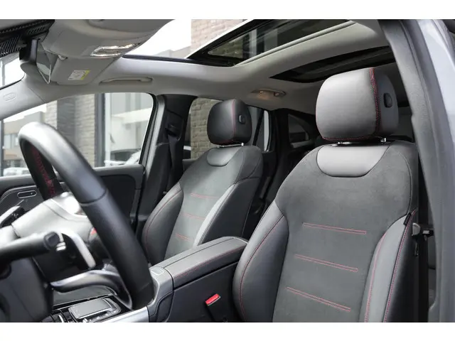 Mercedes-Benz GLA 250 AMG Line 2023 Benzine 3