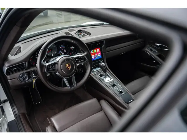 Porsche 911 3.0 Carrera S 2017 Benzine 50