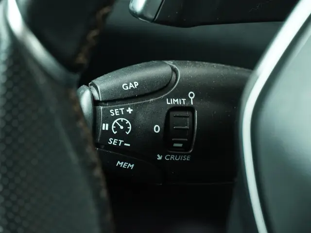 Peugeot 3008 1.6 e-THP GT Line 2018 Benzine 17