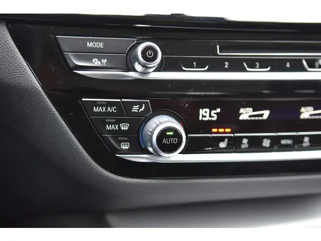 BMW 5 Serie Touring 520i High Executive 2018 Benzine 22