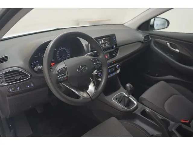 Hyundai i30 Wagon 1.4 [AC, Cruise, Led] 2017 Benzine 12