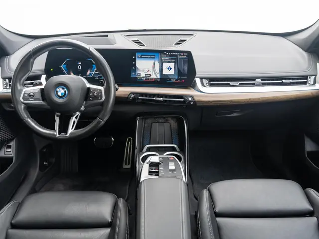 BMW X1 xDrive30e 2023 Hybride Benzine 7