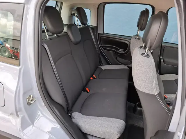 Fiat Panda 1.0 Hybrid City Life 2022 Benzine 29
