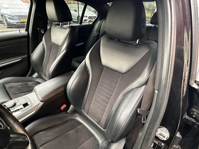 BMW 3 Serie 330e 2020 Hybride Benzine 12