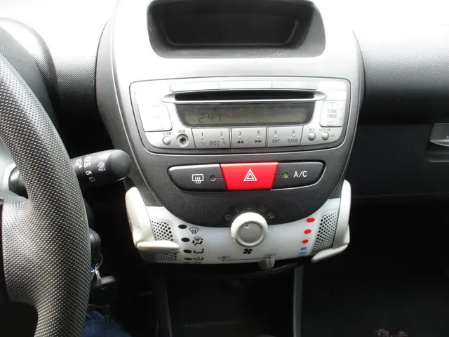 Peugeot 107 1.0 Active 2013 Benzine 14