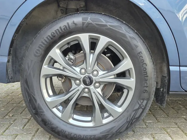 Ford Kuga 2.5 PHEV ST-Line 2024 Hybride Benzine 6