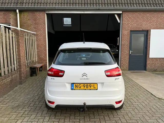 Citroën C4 Picasso 1.2 PureTech Intensive 2016 Benzine 6