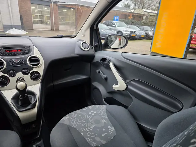 Ford Ka 1.2 Karakter start/stop 2013 Benzine 15