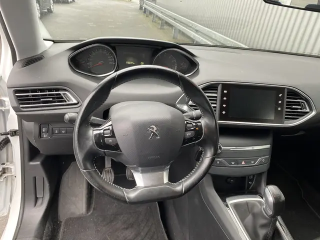 Peugeot 308 SW 1.2 PureTech Blue Lease 2016 Benzine 4