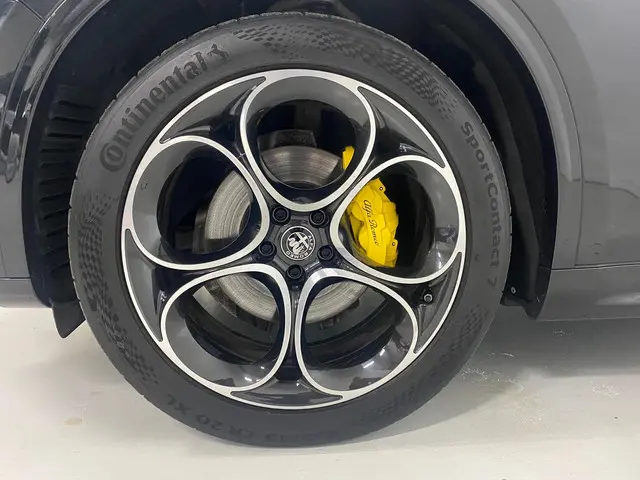 Alfa Romeo Stelvio 2.0 T AWD Veloce 2021 Benzine 7