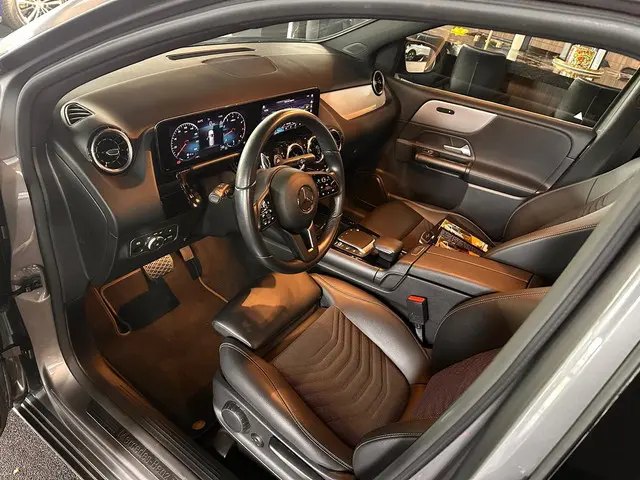Mercedes-Benz B-Klasse 180 Business Line 2022 Benzine 23